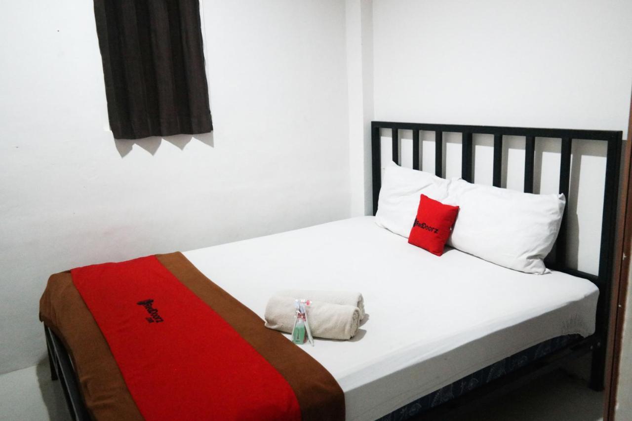 נקסר Reddoorz At Jalan Somba Opu Losari מראה חיצוני תמונה