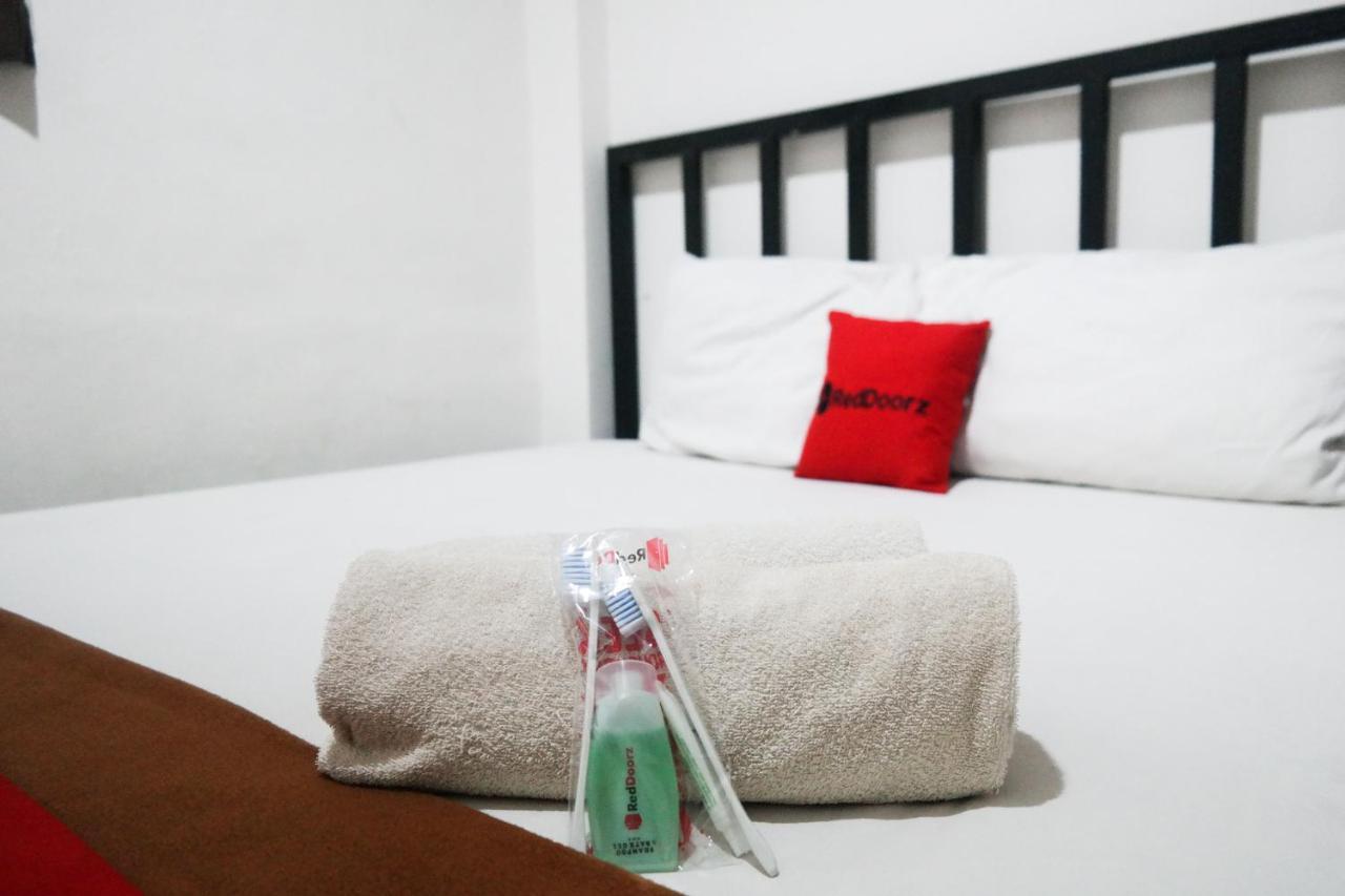 נקסר Reddoorz At Jalan Somba Opu Losari מראה חיצוני תמונה