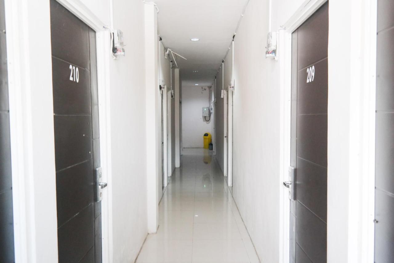 נקסר Reddoorz At Jalan Somba Opu Losari מראה חיצוני תמונה